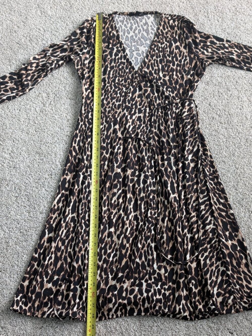 Banana Republic XS Like New Leopard Print Wrap Long Sleeve Dress